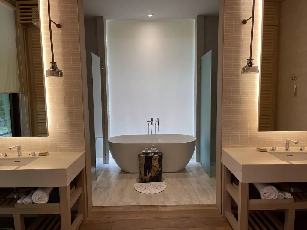 Bathroom sinks & tub - Cape Fahn Private Islands Ocean View Pool Villa