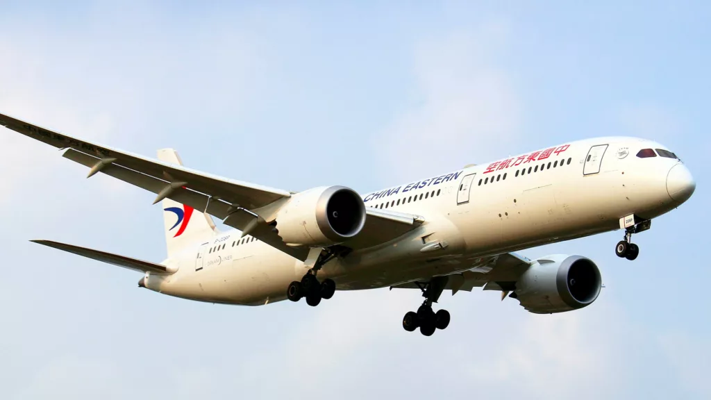 China Eastern Airlines Boeing 787 Dreamliner - China Eastern offers free in-flight Wi-Fi using a convoluted system