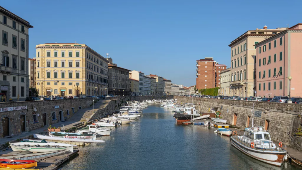 Liverno Italia - beautiful towns in tuscany