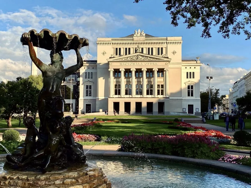 Latvian National Opera House 2 - Riga,Photo spots,Instagram