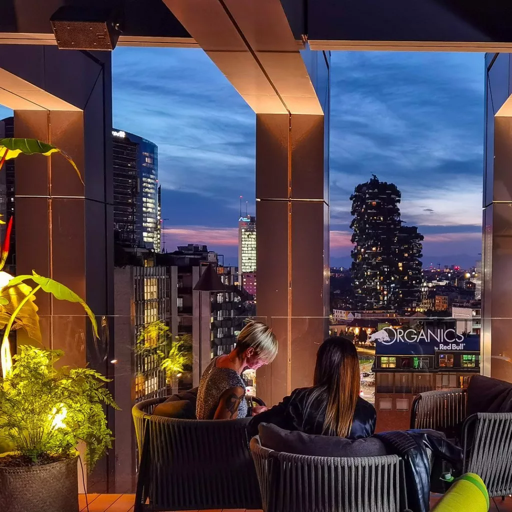 Best Rooftop Bars in Milan: Organics SkyGarden @Cielo