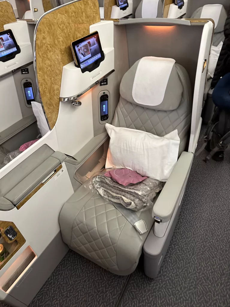 Emirates business class aisle seat