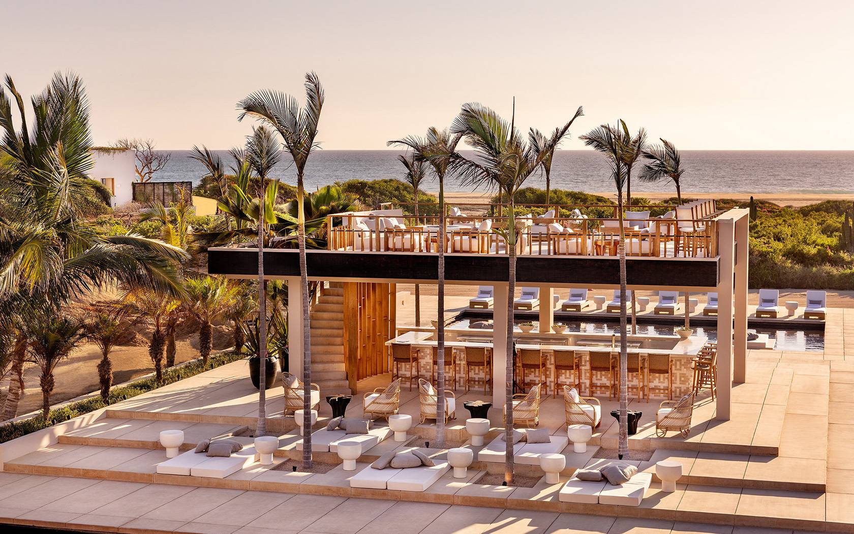 2 Americans Found Dead in Luxury Mexico Hotel