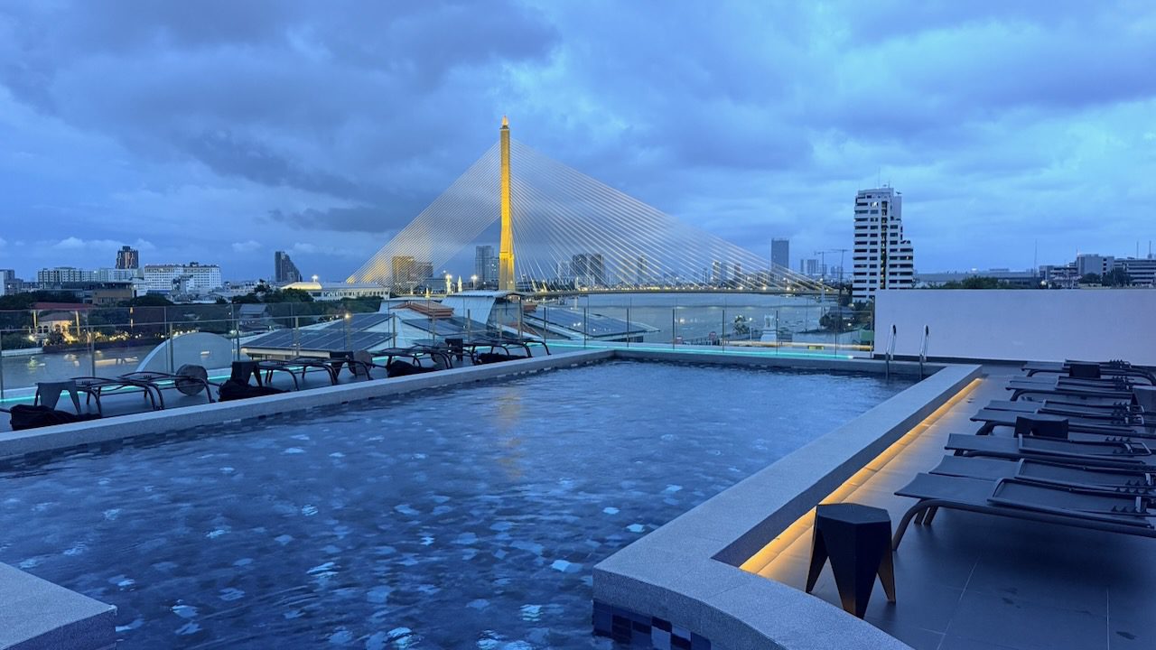 Review: The StandardX, Bangkok Phra Arthit
